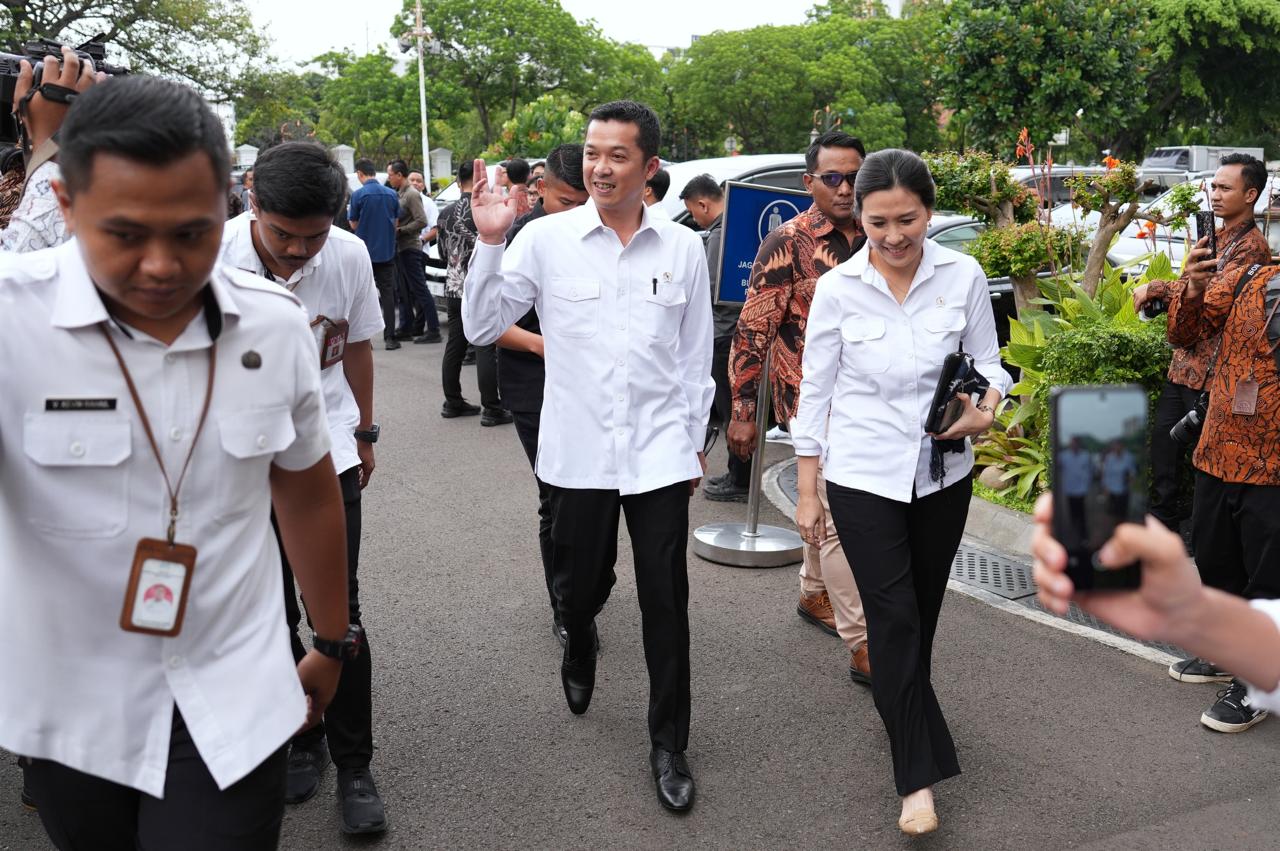 Wamenpora Hadiri Rapat Terbatas Dan Taklimat Presiden Prabowo Di Istana Kepresidenan