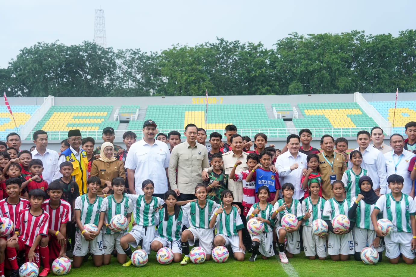 Presiden Prabowo Resmikan 17 Stadion, Menpora Dito Dampingi Di Sidoarjo