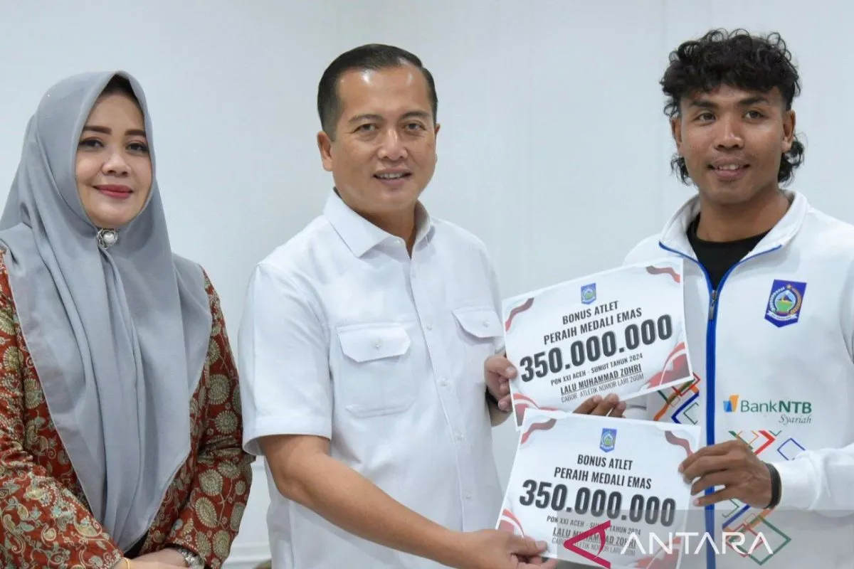 Pemprov NTB Serahkan Bonus Rp31 M Untuk Atlet PON 2024
